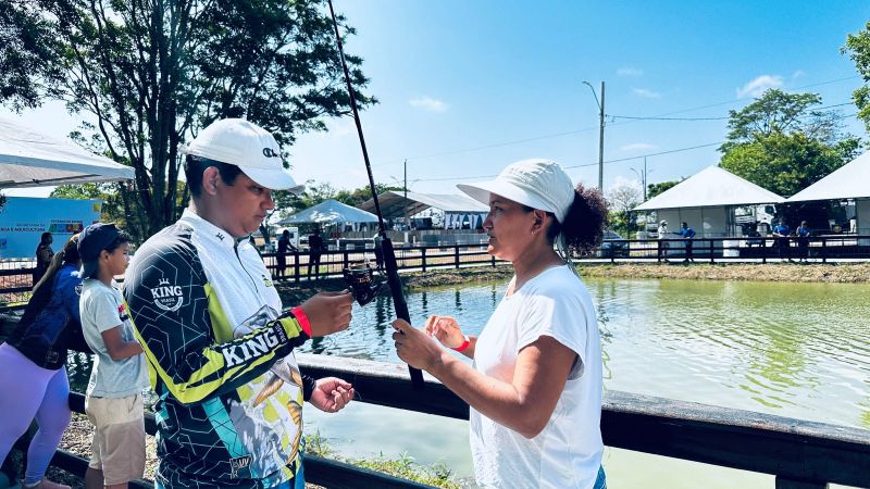 Os visitantes podem levar o equipamento de pesc 