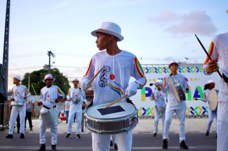 Bandas marciais das escolas abrilhantaram o espetáculo