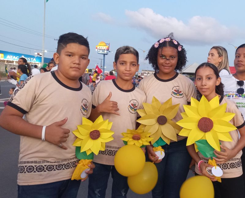 Desfile aconteceu nesta sexta-feira, 13, no Sambódromo de Macapá