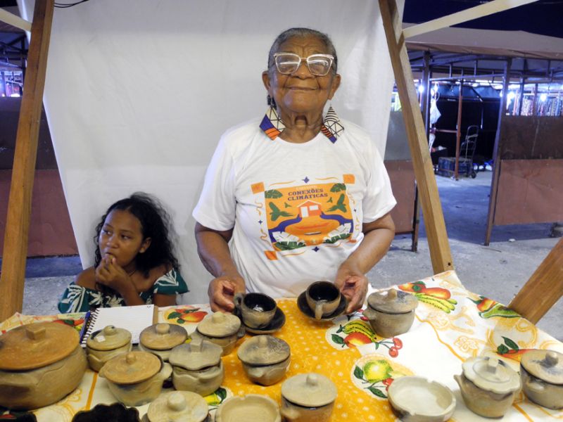 Feira empreendedora montada no entorno