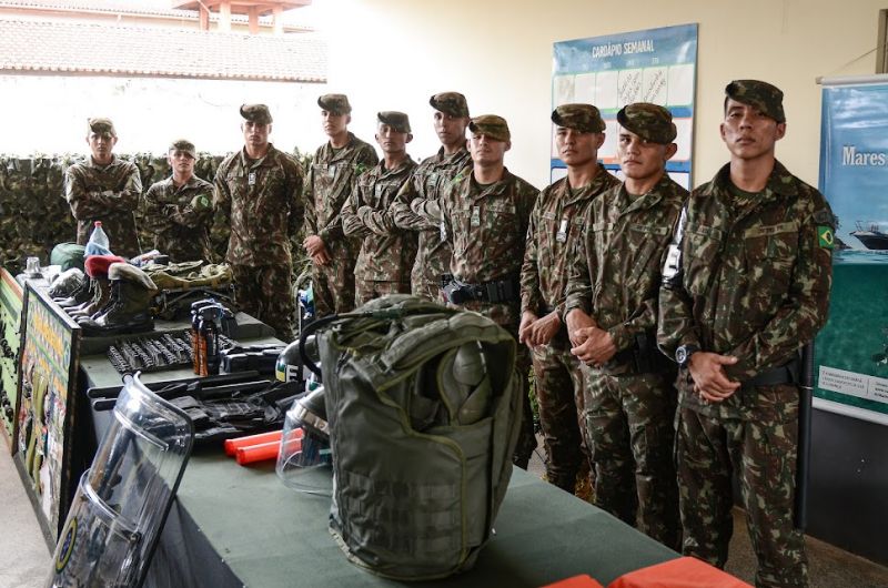 O Exército Brasileiro (EB), esteve apresentando artefatos militares durante a Ação Social