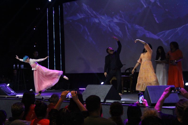 A 'Noite dos Adoradores' iniciou com apresentações dos artistas de Macapá e dos grupos dos outros municípios do Estado