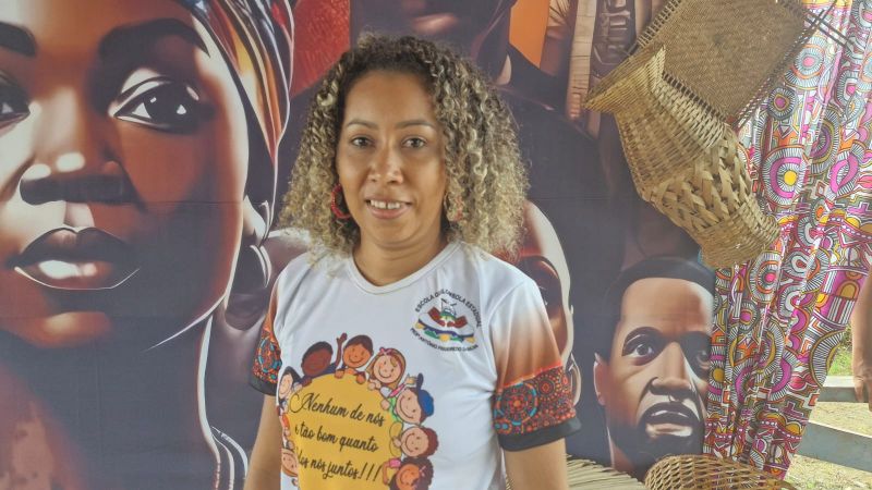 Professora do 2º ano do ensino fundamental 2, Edileny Barbosa, de 33 anos