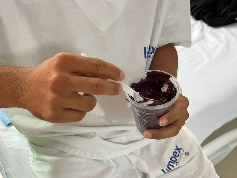 'Dia do Açaí' propõe uma refeição humanizada para as pessoas internadas no anexo do Hospital de Emergências
