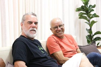 notícia: Escritor Joãozinho Gomes e ilustrador Paulo Flores lançam livro de poesia em Macapá