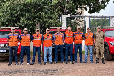 notícia: SOS Rio Grande do Sul: última equipe enviada pelo Governo do Amapá para atuar nas ações de salvamento retorna ao estado