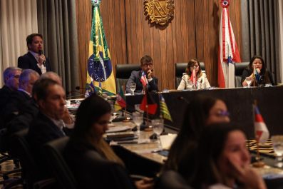 notícia: Governo do Amapá debate avanços da inteligência artificial e o combate à desinformação no 4º Fórum Nacional das Secretarias de Comunicação