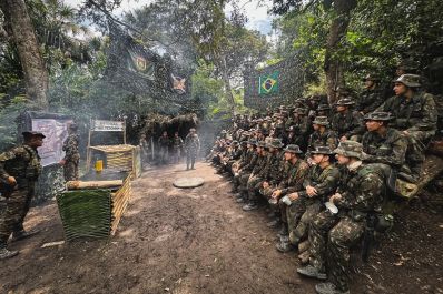 notícia: Agentes da Polícia Civil do Amapá recebem treinamento de sobrevivência na selva do Exército Brasileiro