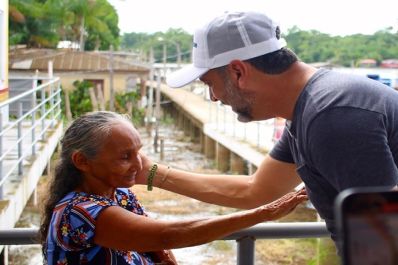 notícia: 'Leva dignidade para as comunidades remotas', destaca governador Clécio Luís em ação do programa Mais Sorrisos, na Vila Maranata