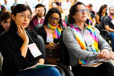 notícia: Governo do Amapá reúne gestores educacionais para debater políticas de combate à LGBTQIAfobia nas escolas