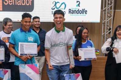 notícia: Aluno da Escola Estadual Gabriel de Almeida Café vai representar o Amapá no programa Jovem Senador 2024