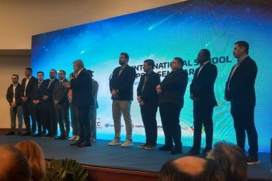 notícia: Governo do Amapá debate o desenvolvimento do desporto escolar durante encontro internacional, em Curitiba