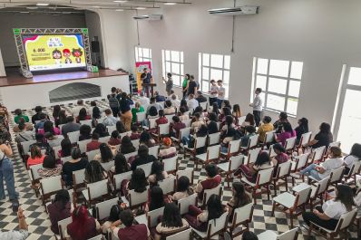 notícia: Em menos de um mês, primeira fase do projeto  ‘Em um piscar de olhos’ atende 6 mil estudantes no Amapá