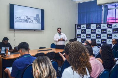 notícia: Governo do Amapá debate mudanças para 53ª Expofeira e Complexo de Inovação da Orla da Cidade