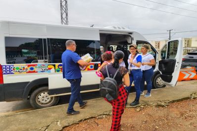 notícia: Governo do Amapá garante kits de higiene e alimentação para famílias que retornam aos lares após alagamentos em Macapá