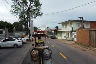 notícia: Governo do Amapá reforça sinalização viária no entorno do Residencial Vila dos Oliveiras, em Macapá