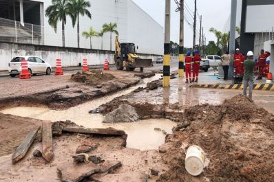 notícia: Governo do Amapá garante água tratada com interligação da rede de distribuição para o Residencial Vila dos Oliveiras, em Macapá