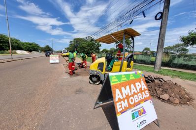 notícia: Governo do Amapá realiza serviços de recuperação asfáltica e roçagem nos 13 quilômetros da Rodovia Josmar Pinto