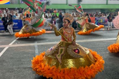 notícia: FOTOS: veja como foi o desfile do Piratas Estilizados, em Macapá