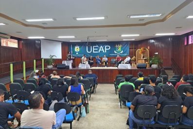 notícia: Ueap debate fortalecimento do ensino superior na região amazônica com pesquisadores nacionais, no Amapá 