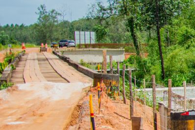 notícia: Governo do Estado inicia concretagem de viga central da ponte do Meruoca, no município de Amapá