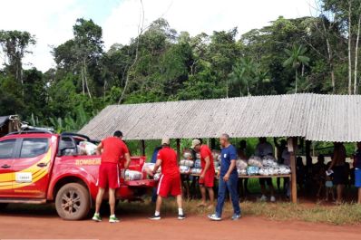 notícia: Governo do Amapá envia mais de 2,5 mil cestas de alimentos para comunidades indígenas de Oiapoque e Calçoene