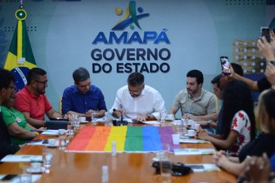 notícia: Governador Clécio Luís assina decreto de convocação para a 4ª Conferência Estadual LGBTQIA do Amapá