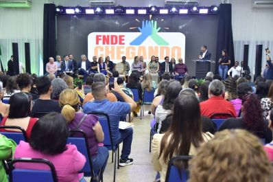 notícia: Gestores escolares participam do lançamento do programa FNDE Chegando Junto, em Macapá