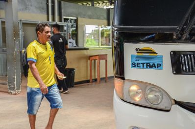 notícia: Governo do Estado garante segurança e mobilidade ao implementar linha de ônibus no município de Amapá 