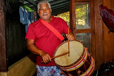 notícia: ‘Sou muito feliz, minha vida é dedicada a Festa de São Tiago’, diz chefe dos caixeiros na expectativa da festividade em Mazagão Velho