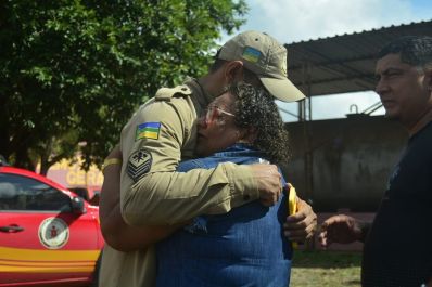 notícia: ‘Orgulho de ver ele ajudando’, diz mãe de bombeiro militar do Amapá enviado para ajudar vítimas de desastre natural no Rio Grande do Sul