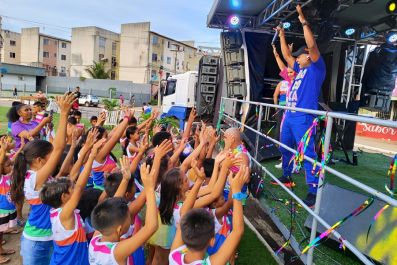 notícia: Governo do Amapá mistura folia e consciência ambiental no carnaval do Conjunto Macapaba, na Zona Norte de Macapá