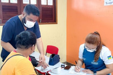 notícia: Governo do Amapá realiza mais de 300 atendimentos em saúde para famílias atingidas pelos alagamentos em Macapá