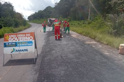 notícia: Nova frente de serviços do Governo do Amapá recupera o asfalto na Rodovia AP-070, em Macapá