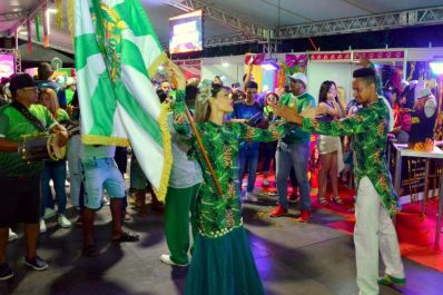 notícia: Com apoio do Governo do Amapá, Prefeitura de Santana inaugura Central do Carnaval