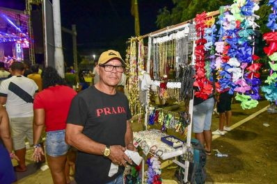 notícia: ‘É uma excelente oportunidade para fazer boas vendas’, comemora empreendedor durante Carnaval do Povo, em Macapá