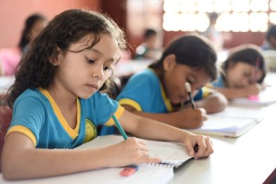 notícia: Amapá avança e atinge patamar de 42% de crianças alfabetizadas no 2º ano do ensino fundamental