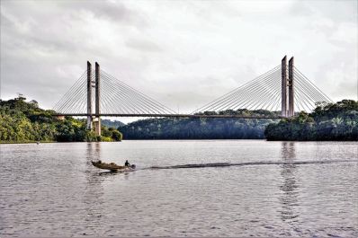 notícia: Governo do Amapá e da Guiana Francesa anunciam criação de postos de fiscalização na Ponte Binacional para desburocratizar comércio