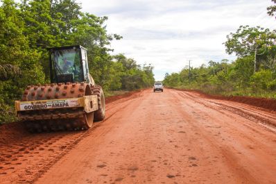 notícia: Governador Clécio Luís atende pedido da população da Zona Rural de Macapá e anuncia mais 18 quilômetros de asfalto na AP-070