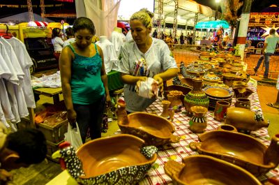 notícia: Governo do Amapá realiza pesquisa de faturamento dos empreendedores durante a Festa de São Tiago