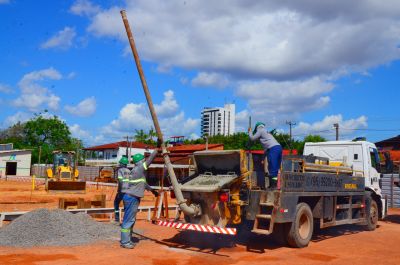 notícia: Amapá em obra: Governo do Amapá inicia fase de concretagem das primeiras fundações do novo Hospital de Emergências, em Macapá