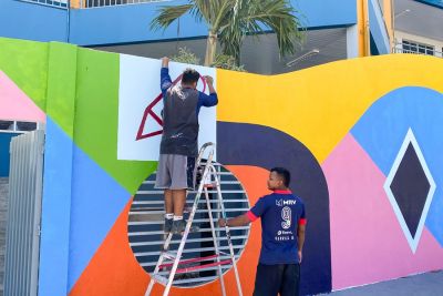 notícia: Na reta final da reforma, Escola Augusto dos Anjos ganha pintura e mobília para receber mais de mil estudantes, em Macapá