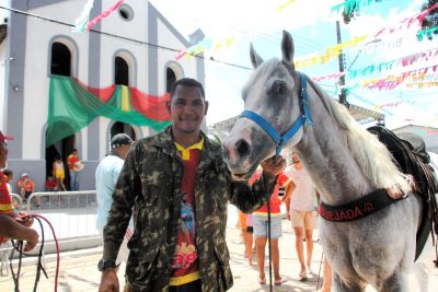 notícia: 'Vi meus irmãos participando e agora foi a minha vez', conta jovem que interpretou  'Bobo Velho' no São Tiago das Crianças