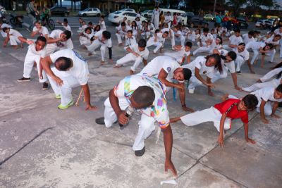 notícia: Aulão com mestres em frente à Casa do Artesão celebra Semana Estadual do Capoeirista no Amapá