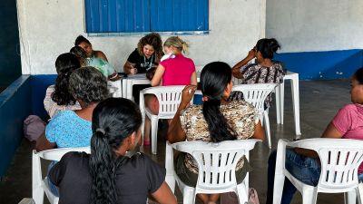 notícia: Governo do Estado leva linhas de crédito rápido para o Quilombo do Rosa, em Macapá