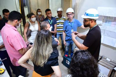 notícia: Governo do Amapá realiza visita técnica no Hospital da Mulher Mãe Luzia para verificar andamento das reformas