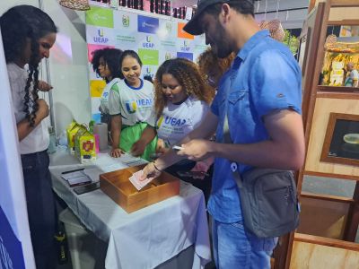 notícia: Ueap apresenta peças de movelaria reciclada e jogos interativos na 53ª Expofeira do Amapá