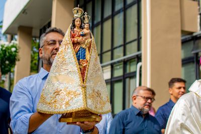 notícia: Círio 2024: devoção e fé marcam passagem da imagem peregrina de Nossa Senhora de Nazaré no Palácio do Setentrião