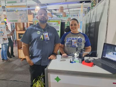 notícia: Degradação de plástico composto por amido de mandioca é tema de pesquisa da Ueap na 53ª Expofeira