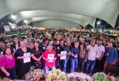 notícia: 53ª Expofeira: Governo do Amapá entrega de 125 portarias dos primeiros servidores da Emdesur para a União